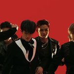 [NCT] <b>루카스</b> 웃고있다