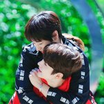<b>재현</b>이 빨간색 좋아하나??