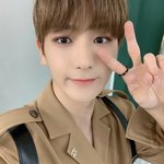 <b>갈색</b>이 잘어울리는 남자 1위