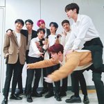 [펜타곤] <b>동백꽃</b> 들을때마다 참 신기한게