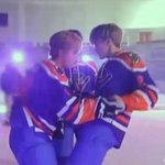 [NCT즌] 여기 air <b>jot</b>이 선 여성이 우둑커니 서잇다.