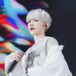 <b>변백현</b> 이 날 뭐지