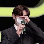 <b>뷔</b> 라이브 중에 머리 자르고 왔네 ㅋㅋ