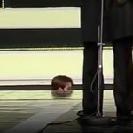 세븐틴 <b>민규</b> 머리만 빼꼼