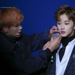 [NCT즌] 이 사진 <b>속</b> 동혁 마크 관계성 눈물 <b>남</b>