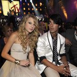 참<b>각막</b> 인정하는 테일러 스위프트.jpg