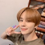 [NCT즌] 김정우 또 <b>애착</b>티셔츠 입었넹ㅋㅋㅋ