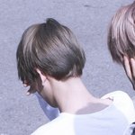 백현이 <b>뒷목</b>