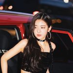 <b>리아</b> 배꼽 보소!