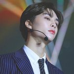 심취하게 만드는 <b>듬직</b> 존잘남