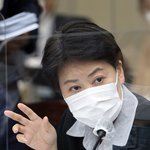 윤호중 "독재 꿀 빨더니" 윤희숙 "평생 꿀빤 운동권이 꿀타령"