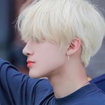 정면에서 봐도 콧대 <b>지릴</b> 아이돌