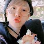 백현 셀카 <b>처돌</b>이