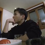 [EXO] 얼굴라인봐 관리짱이네