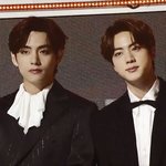 와 뷔 <b>진</b> 진심 잘생겼네......