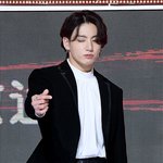방탄 정국이 머리 좀 잘랐나?