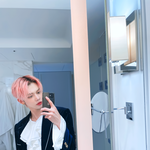 [모두드루와] 투바투연준 거울셀카 <b>에바</b>아님?