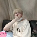 민윤기 자기 옷보다 더 <b>창백</b>함