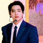 <b>뷔</b>가 근데 솔직히 얼굴 잘생긴거임?ㅋㅋ