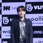 [모두드루와] 성규 실시간 쇼케이스 기사사진.jpg