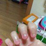 <b>손톱</b>깨무는거 나보다 심한애 있음??