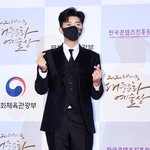 임영웅 이 <b>수트</b>