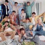 [트레저] 트레저 호그와트 빗자루라도 렌트했나 하늘 위로 붕붕 성공...