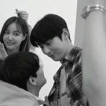 황민현 꼬리치<b>지마</b>