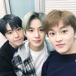 [NCT즌] 셀카하면 <b>메타</b>몽정우가 빠질수없지