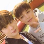 [NCT즌] 은근히 보기 어려운 <b>투</b><b>샷</b>셀카