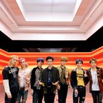 [NCT] 이 사진들 머리 <b>대칭</b>이 좋음