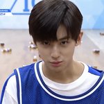 하 육개장<b>사발</b>면에 파김치