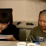 젓가락질 못하는거 자랑아니란다ㅋㅋ