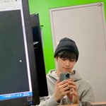 과제하는 <b>내</b> <b>모습</b>을 찍는 <b>내</b> 남친