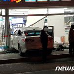 교차로서 사고 낸 뒤 편의점으로 <b>돌진</b>한 20대 운전자