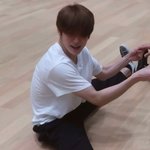 [NCT즌] 복숭아가 <b>스트레칭</b>도 하네