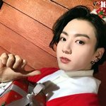 [방탄소년단] 야 그래도 <b>산타</b>면 전체관람가여야 하는거 아니냐