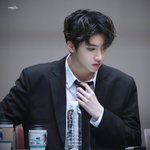 비주얼 <b>구멍</b> 없는 남돌