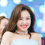 <b>나연</b> 이사진 레게노
