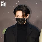 <b>정구</b>기 머리잘랐어??