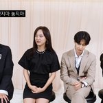 <b>지연</b> 얼굴 진짜 작다