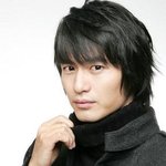 이진욱은 나이먹을수록 잘생겨지는듯