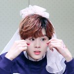 김우석 ㅈㄴ말랐는데 <b>돼지</b>닮은 거 넘 귀엽지않음?