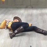 아 이주연 우디 포즈로 2시간 <b>자서</b>