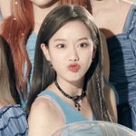 <b>이나은</b>