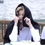 나 방금 셀카 <b>야옹</b>이 작가처럼 나옴