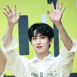 [펜타곤] 고신원이 우리 <b>부모님</b> 가게와서