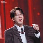 아 나 살면서 팬 보고싶다고 우는 애 <b>처음봄</b>