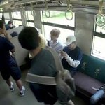 백횬 일본 남자한테 <b>손키스</b>받은거