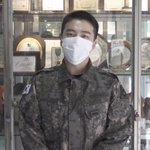 [펜타곤] 우리지노 <b>어엿</b>한 군인이 되었구나